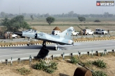 IAF, Indian Air Force, iaf s mirage jet gets a safe landing on yamuna expressway in trial land, Landing