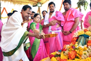 KCR Conducts Special Rituals On Day Two Of Chandiyagam