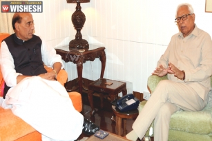 J&amp;K Governor Meets Rajnath; Discusses Kashmir Situation
