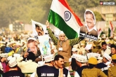 Arvind Kejriwal takes oath, Arvind Kejriwal swearing ceremony, kejriwal takes oath as cm, Delhi chief minister