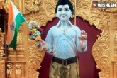 Idol, Surat, temple authorities dress up lord idol in rss uniform, Temple authorities