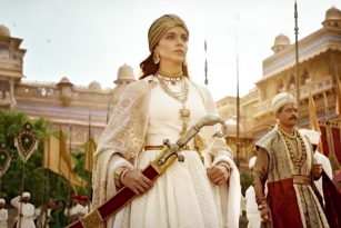 Manikarnika - The Queen Of Jhansi Movie Review, Rating, Story, Cast &amp; Crew