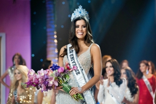Miss Universe 2015 title goes to Colombia