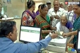 Gujarat, Prime Minister Narendra Modi, pm modi s mother visits bank to exchange banned notes, Note ban