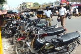 Parking, traffic police, parking in vijayawada is a big problem, Traffic police