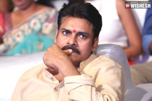 Pawan Kalyan Steps Out To Rescue Allu Arjun