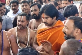 Pawan Kalyan, Kondagattu, pawan kalyan offers special prayers in kondagattu for varahi, Pawan kalyan