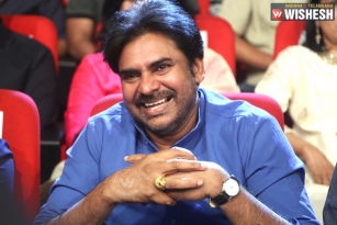 Why Power Star Pawan Kalyan Laughed So Hard At Katamarayudu&rsquo;s Pre-release Event?