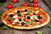 pizza in train, railways ecatering, pizza delivery in indian trains, Domino s