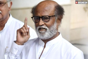Rajinikanth reconfirms that he would stay away from Politics