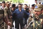 Blackbuck Poaching Case, Arms Act Case, sallu appears before jodhpur court in arms act case, Arms act