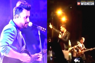 Atif Aslam Stops his Concert to Rescue a Girl from Eve-Teasers