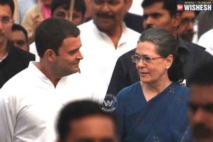 National Herald case: Sonia and Rahul gets bail