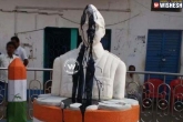 Coal Tar, Netaji, miscreants damage smear coal tar on netaji s statue in wb, Subha