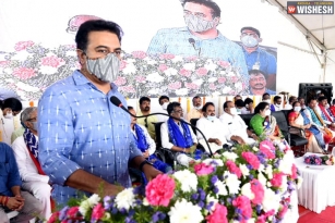 Telangana Weavers Possess a Unique Identity says KTR