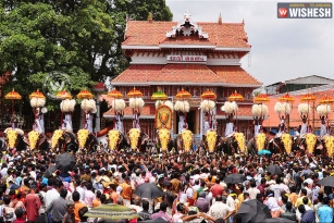 Thrissur Pooram, festival of Gods own country
