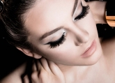 simple make up tips for monsoon season, simple make up tips for monsoon season, tips for lasting make up in humid weather, Monsoon tips