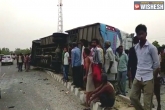 Uttar Pradesh bus accident, Uttar Pradesh bus accident, 17 killed after a bus hits divider and overturns in up, Bus accident