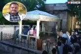 Vikas Dubey relatives, Vikas Dubey, vikas dubey s last rites were performed without his parents present, Cremated