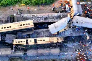 13 dead and 54 injured in a train mishap in AP