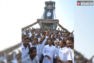 YS Jagan Unveils Vijaya Sankalpa Stupam: Padayatra Comes To An End