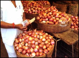 Onion Became Dearer Calls for a Meeting at Center