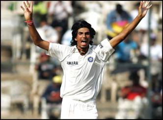 Ishant strikes, India 100/2