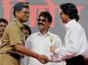 Raj Thackeray, Mumbai Police, police constable greets raj thackeray publicly criticizes senior police, Azad maidan