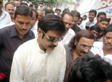 Actor Balakrishna visits Lord Balaji