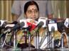 Sushma Swaraj, Sushma Swaraj, sushma talks to rajapakse at breakfast meet, Mahinda rajapakse