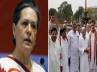 Congress party, Telangana MP s, sonia warns t mps, Ruckus