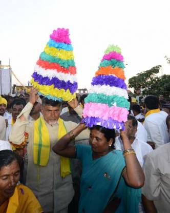 Vastunna Meekosam enters Medak