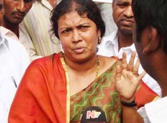 Padmavathi switches sides, back in Cong