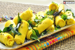 Learn to cook Gujarathi famous ‘Khandvi’