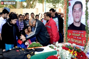 Central Ministers skip Pathankot martyrs funeral, Opposition declares war