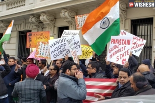 Hundreds Of Angry Indians Protest In New York Against Pulwama Attack