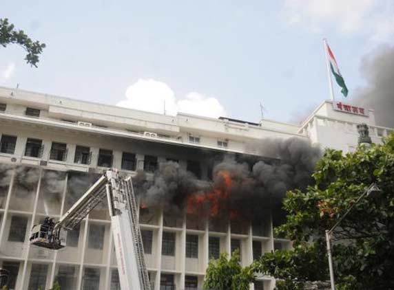 A tip of the hat to the Mumbai Mantralaya patriots
