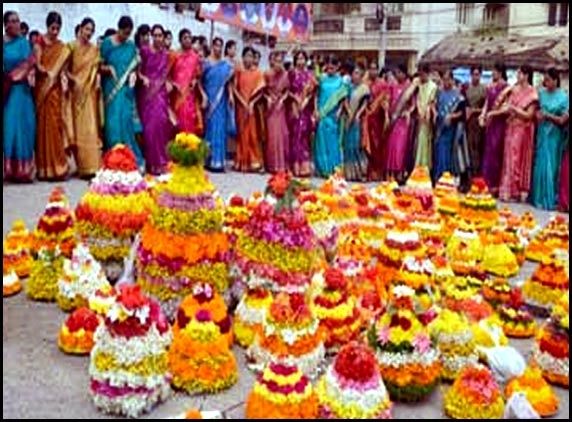Bathukamma One Day Before At Kukatpally