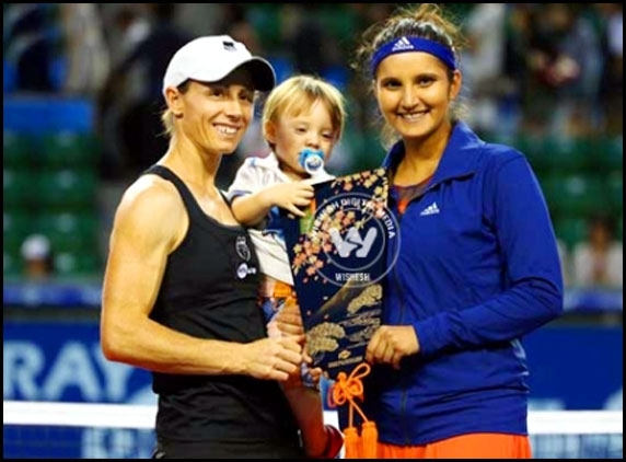 Sania Mirza breezes into China Open finals