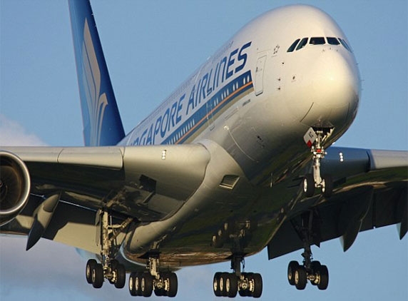 Australian aircraft engineers says Airbus A380 are not sky-worthy. 