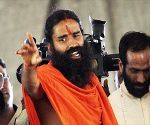Yoga Guru Ramdev launches protest at Ramlila maidan