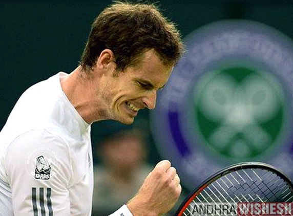 Andy Murray fights into Wimbledon semi-finals