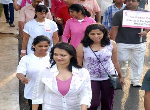 Pink Ribbon Walk in Hyderabad, celebrities participate