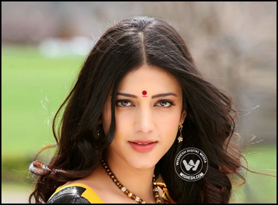 Shruti Haasan Lodges Complaint Against Molester (Ashok?)