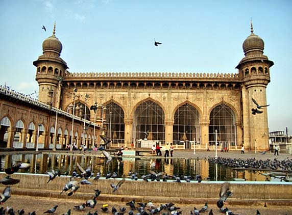 CCTVs at Mecca Masjid