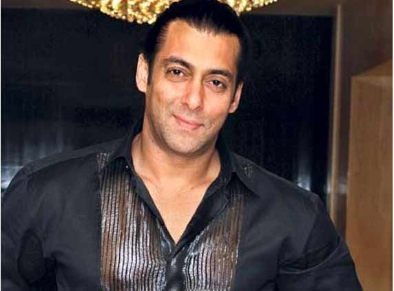 Gatecrashing Salman&#039;s residence, woman thrown out