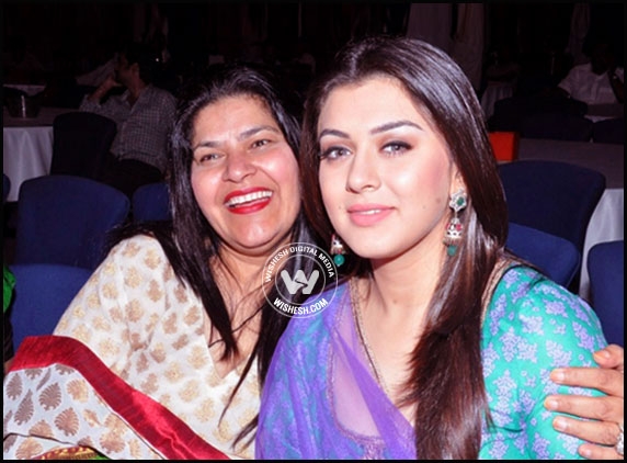 Hansika&#039;s mother says no marriage