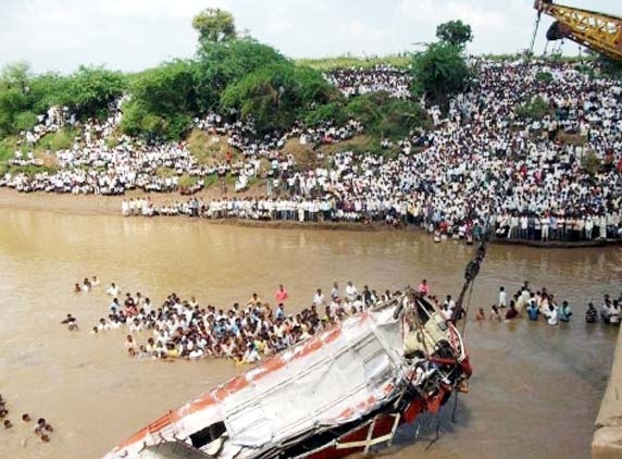 Maharashtra bus accident: 37 killed, 17 injured