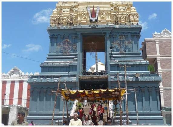 Sandal paste extraction at Simhachalam underway