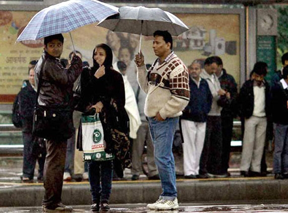 Delhi faces heavy shower and a thunderstorm threat!